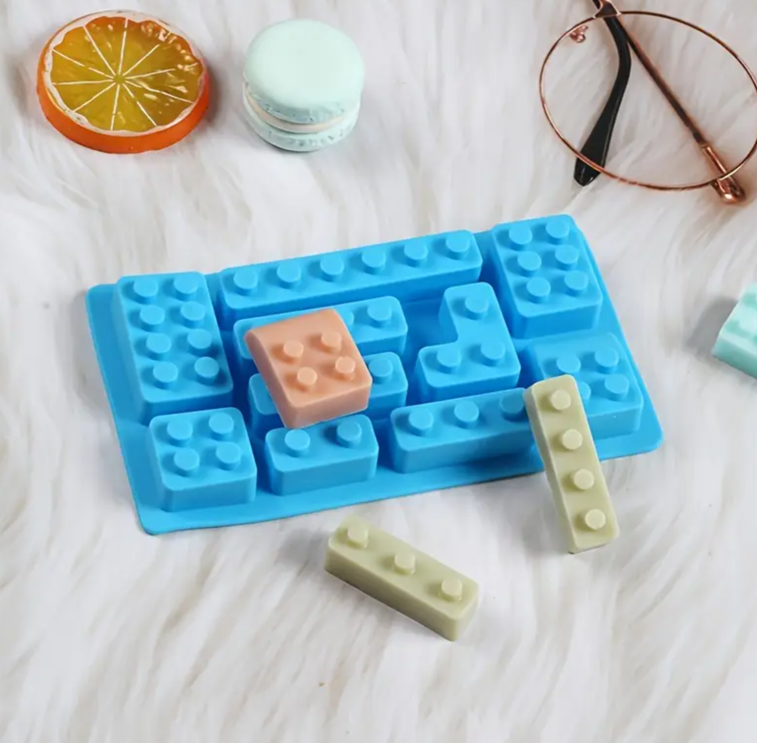 Forma din silicon pentru ciocolata de casa, Zola®, model cuburi LEGO, rosie, 14.5x8 cm Forma din silicon pentru ciocolata de casa, Zola®, model cuburi LEGO, rosie, 14.5x8 cm